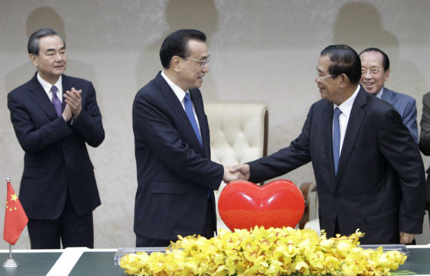 China signs new aid agreements with Cambodia