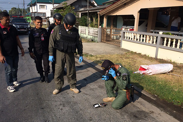 Bangkok Post - Four Bombs Explode In Pattani, District Chief Wounded