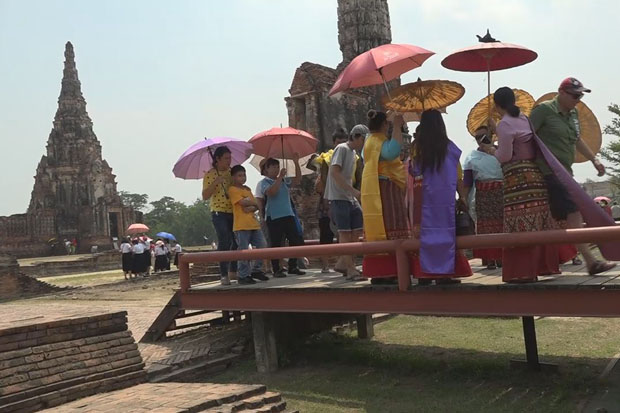 TV series fans wearing down historical temple