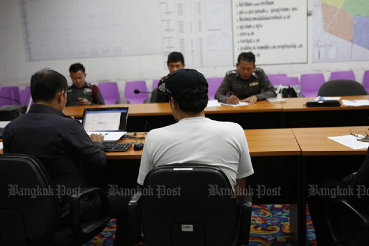 Bangkok Post - Police chief annoyed by sergeant's A/C complaint