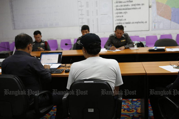 Bangkok Post - Police chief annoyed by sergeant's A/C complaint