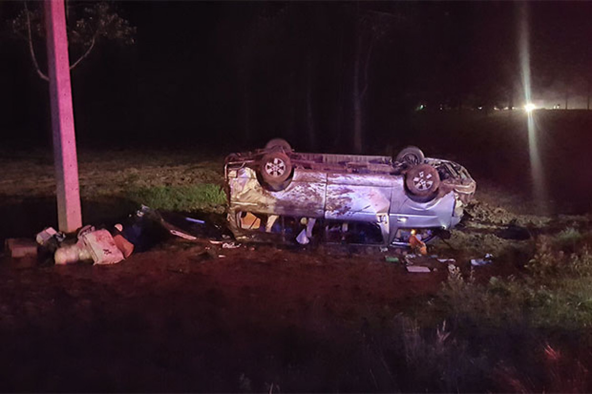 Bangkok Post - Man killed in crash of van carrying 17
