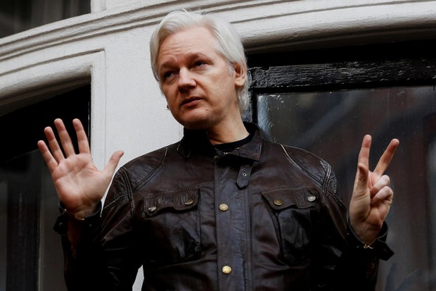 Assange 'may accept Washington invitation'