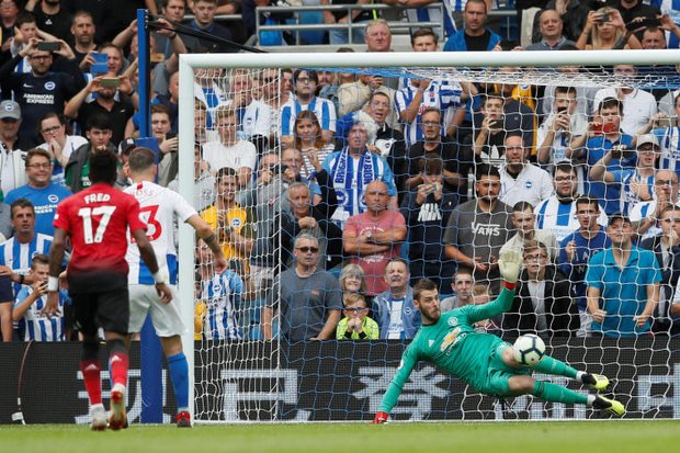 City thump Huddersfield, Brighton shock Man United