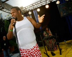 Bangkok Post - Australian PM to chill with US rapper