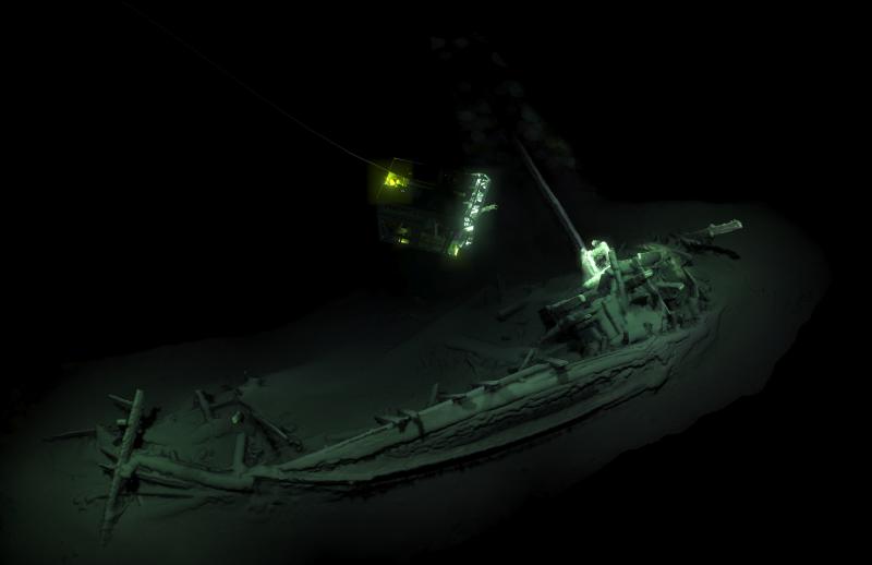 The remains of an ancient Greek trading ship lay on the sea bed at the bottom of the Black Sea near Bulgaira. (AFP/Black Sea MAP/EEF Expeditions photo) The remains of an ancient Greek trading ship lay on the sea bed at the bottom of the Black Sea near Bulgaira. (AFP/Black Sea MAP/EEF Expeditions photo)