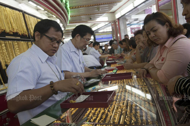 Gold prices down 50 baht to B19,150