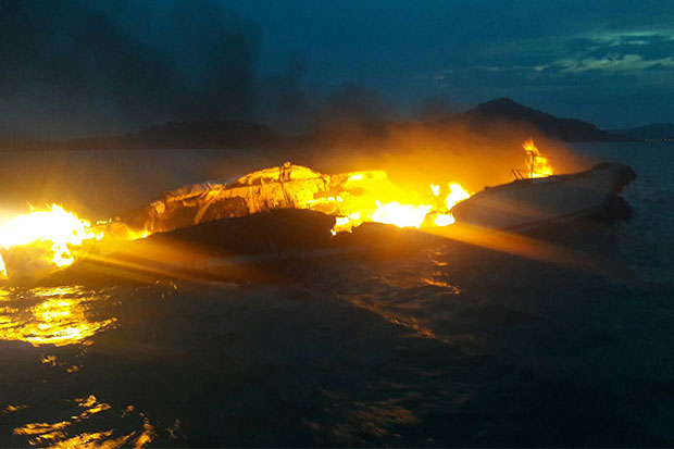 Yacht on fire in Phuket, all nine tourists rescued