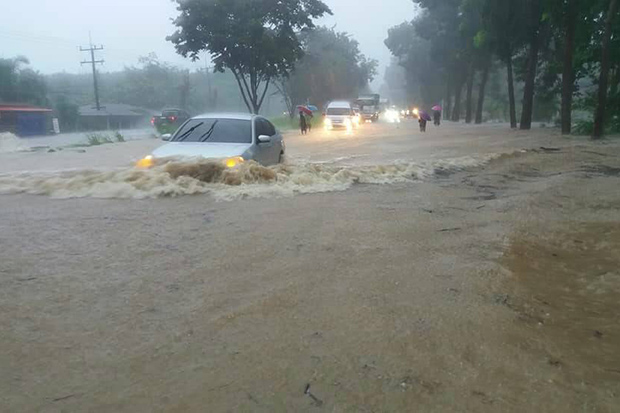 Floods hit main highway to South