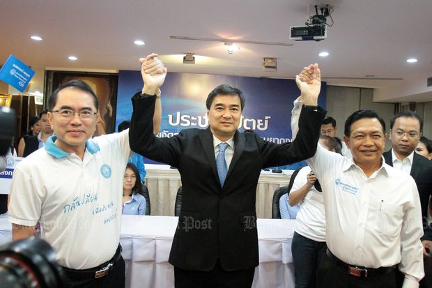 Abhisit wins Democrat leader vote