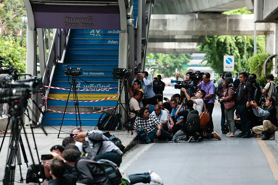 Chong Nonsi BTS station — Patipat Janthong