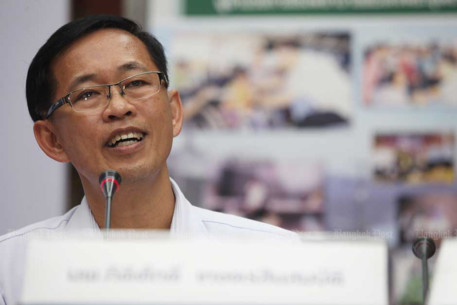 March 6: Kitissak Kasetsinsombat, director of the Pua Crown Prince Hospital in Nan, was named the 45th recipient of the Outstanding Rural Doctor of the Year award. — Pawat Laopaisarntaksin