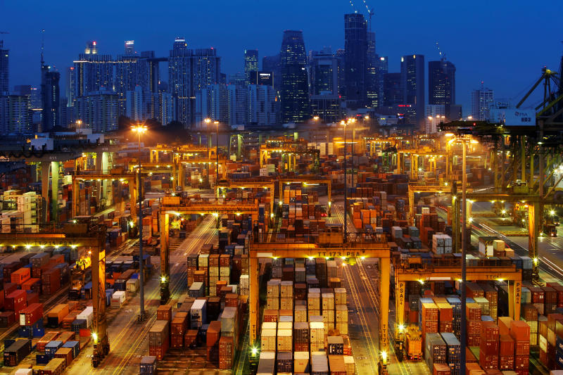 Singapore's economy grew more slowly than forecast in the fourth quarter after the manufacturing sector shrank. (Reuters photo)