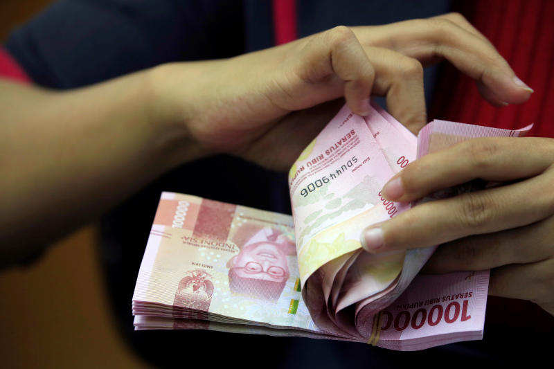 The rupiah is up 2.4% against the US dollar this year and it tops in the region. (Reuters photo) The rupiah is up 2.4% against the US dollar this year and it tops in the region. (Reuters photo)