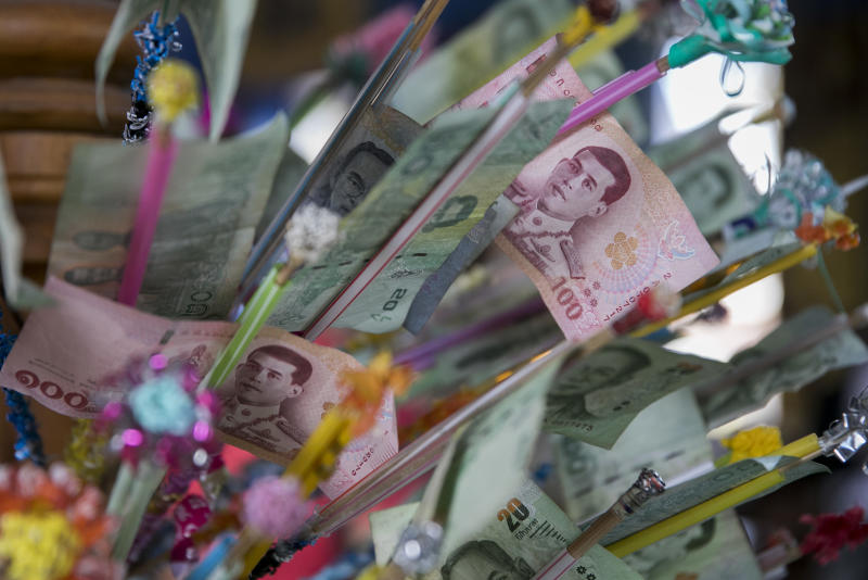 A surge in the baht is a challenge for the country's economy this year. (Bloomberg photo)