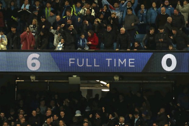 City Pummel Chelsea 6 0 Spurs Defeat Leicester