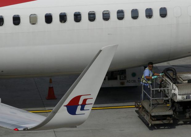A Malaysia Airlines plane is refuelled at Kuala Lumpur International Airport in Sepang, Malaysia, March 2, 2016. (Reuters file photo) A Malaysia Airlines plane is refuelled at Kuala Lumpur International Airport in Sepang, Malaysia, March 2, 2016. (Reuters file photo)