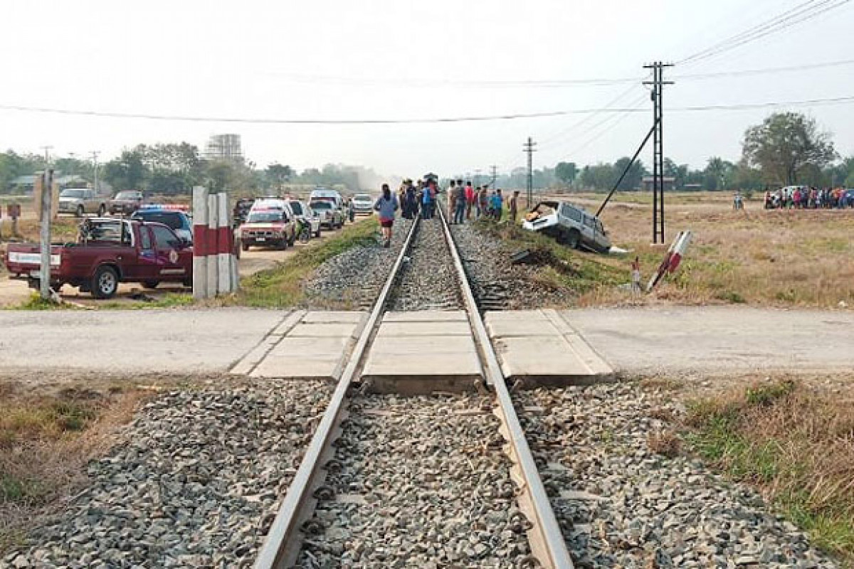 Bangkok Post - Three killed when train hits stalled truck on crossing