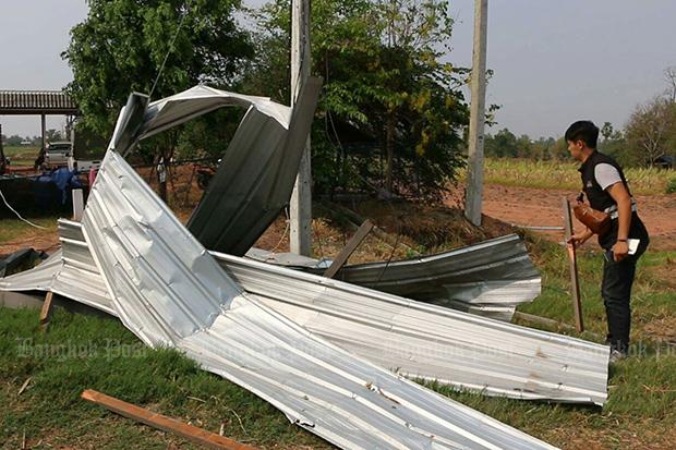 The twisted remains of someone's roof, blown off when a violent storm struck Ban Kaen Kham in Ban Phai district of Khon Kaen on Sunday night. (Photo by Chakraphan Nathanri)