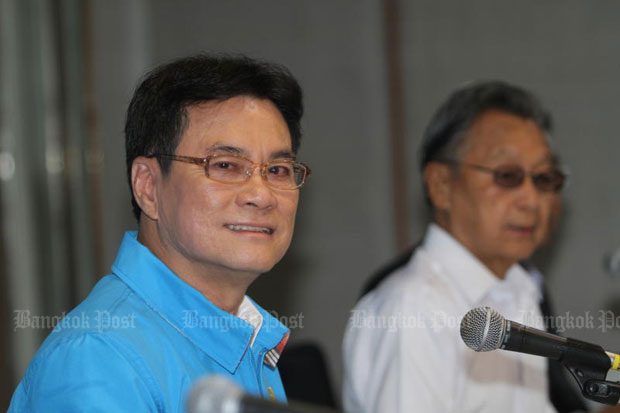 Acting Democrat Party leader Jurin Laksanavisit chairs a meeting of the Democrat Party in Bangkok late last month. (Photo by Apichart Jinakul)