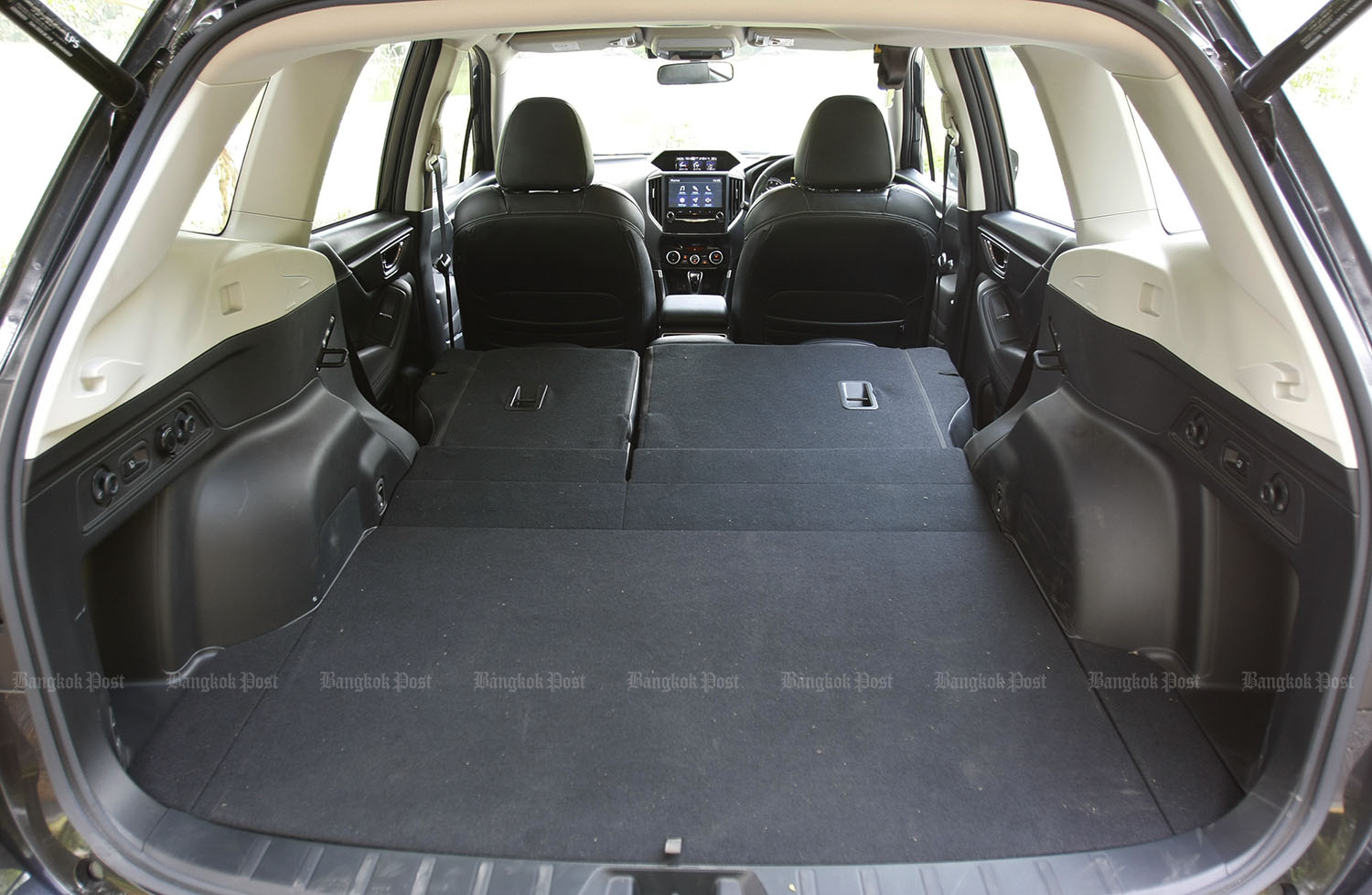 Do The Rear Seats Fold Down In A Subaru Forester