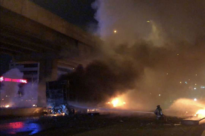 Exploding Carriage Bangkok Post - Lorry laden with gas cylinders explodes under expressway