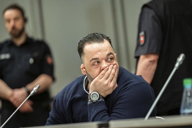 German Nurse Accused of 100 Deaths Says Sorry to Families