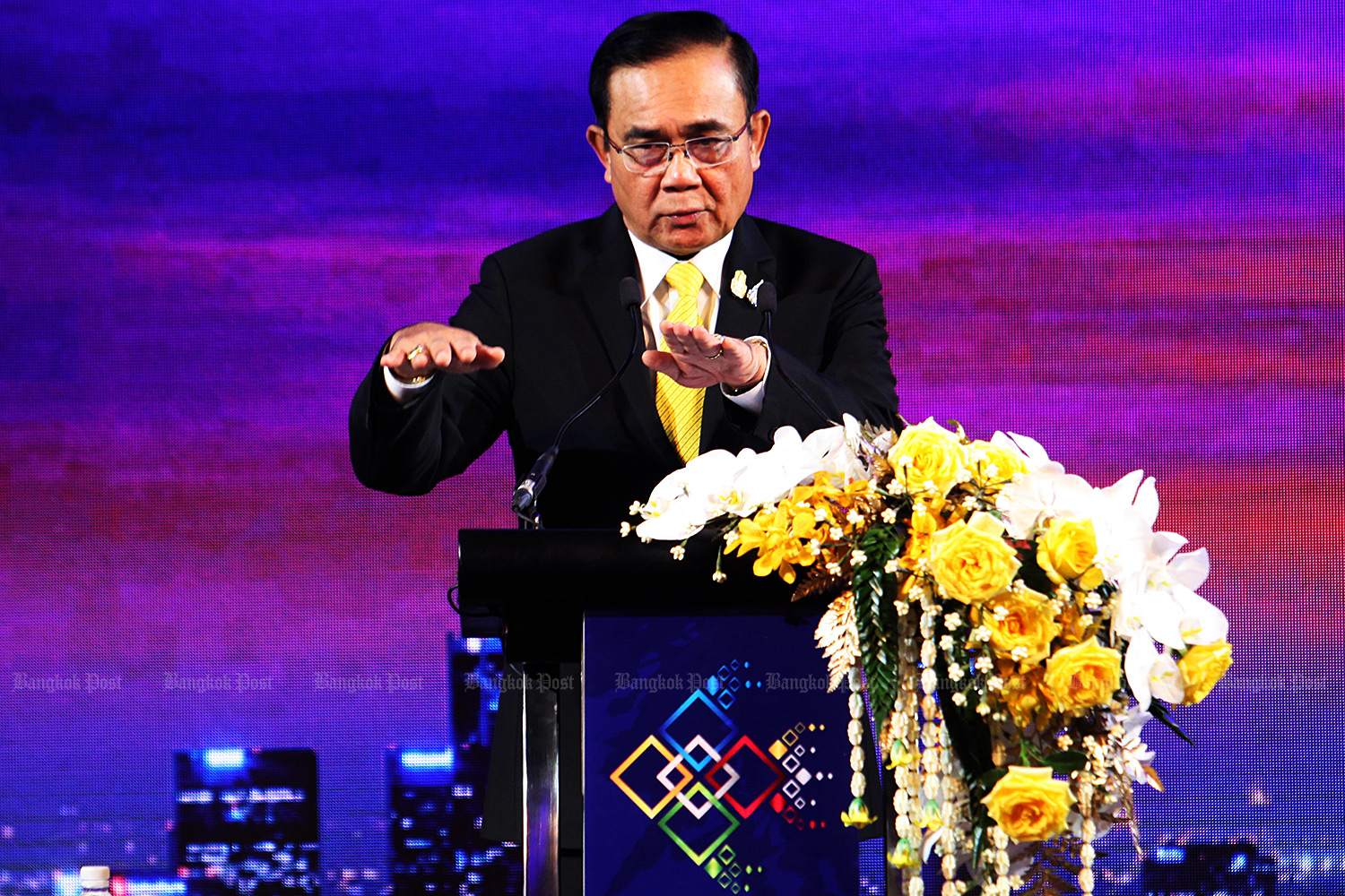 Prime Minister Prayut Chan-o-cha makes a point during his opening speech at the 'CLMVT Forum 2019: CLMVT as the New Value Chain Hub of Asia' in Bangkok on Monday. (Photo by Wichan Charoenkiatpakul)