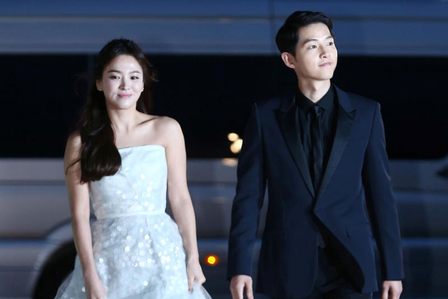 'Korean Wave' celebrity couple to split, fans mourn