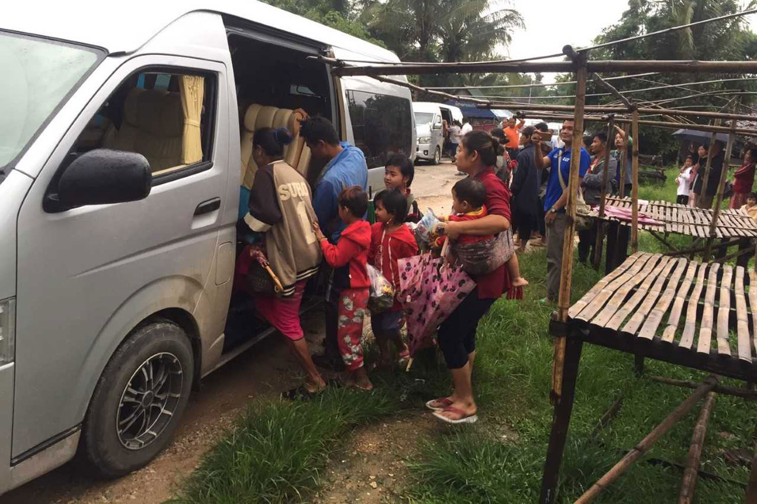 Karen refugees return to Myanmar