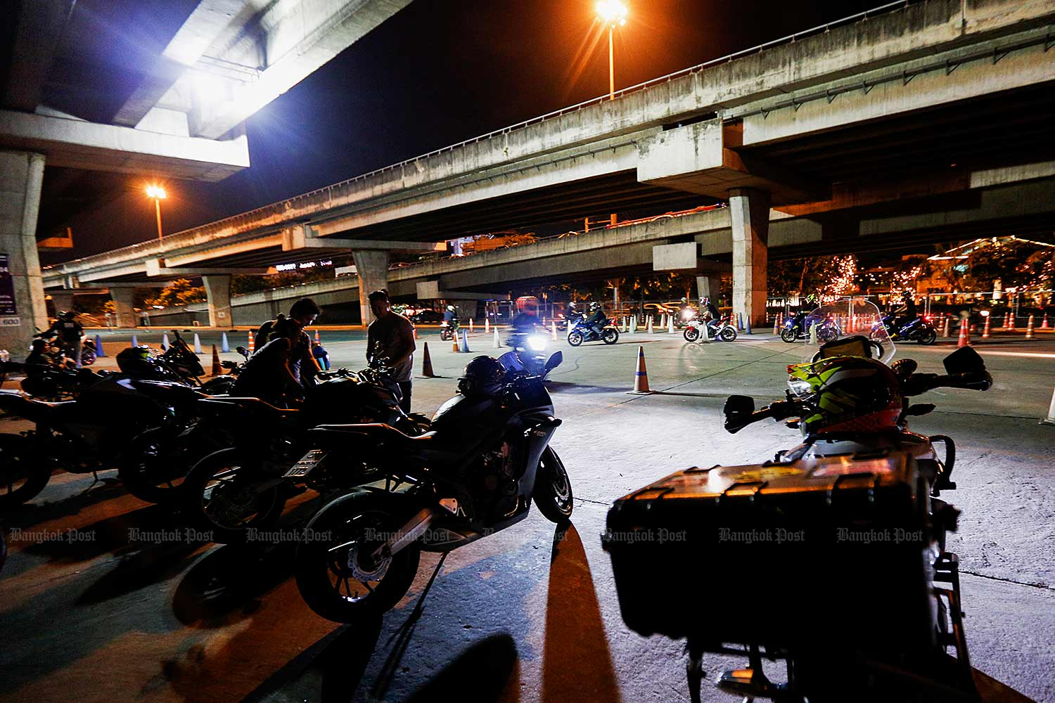 Big talk: Members of a big bike club meet up for a chat. The group also organises safe riding practice sessions in an open space under the expressway in Bangkok. (Photos by Pattarapong Chatpattarasill)