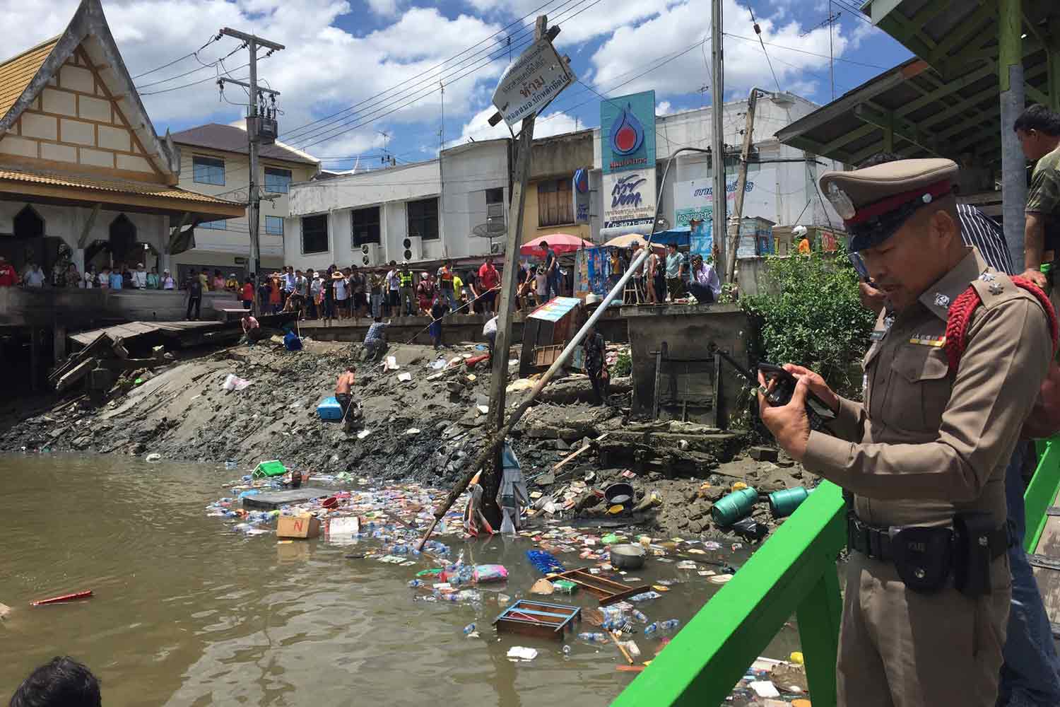 Busy riverside food pavilion collapses