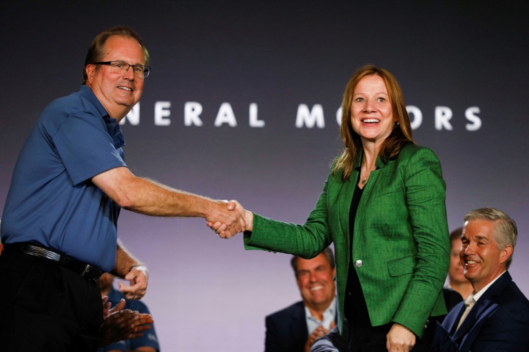 General Motors CEO Mary Barra and United Auto Workers President Gary Jones open the 2019 contract talks with the traditional ceremonial handshake.