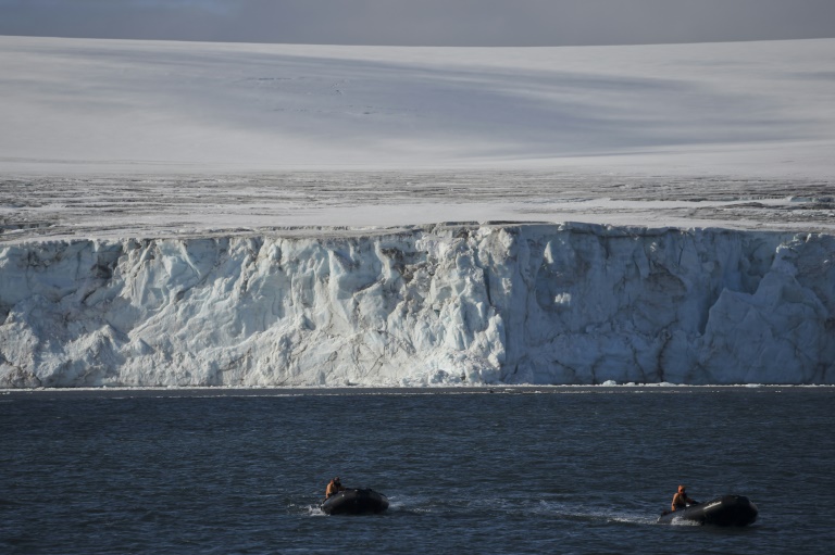 Can trillion-tonne snow cannons save us from sea-level rise?