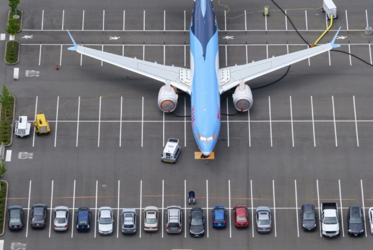 Bangkok Post - Boeing reports biggest-ever loss as 737 MAX grounding ...