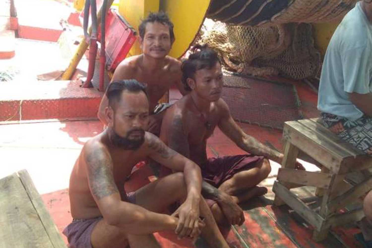 Some of the Thai fishing crew stranded off Somalia with food and water running out. The Foreign Ministry said they are expected to be flown home this week. (Photo supplied) Some of the Thai fishing crew stranded off Somalia with food and water running out. The Foreign Ministry said they are expected to be flown home this week. (Photo supplied)