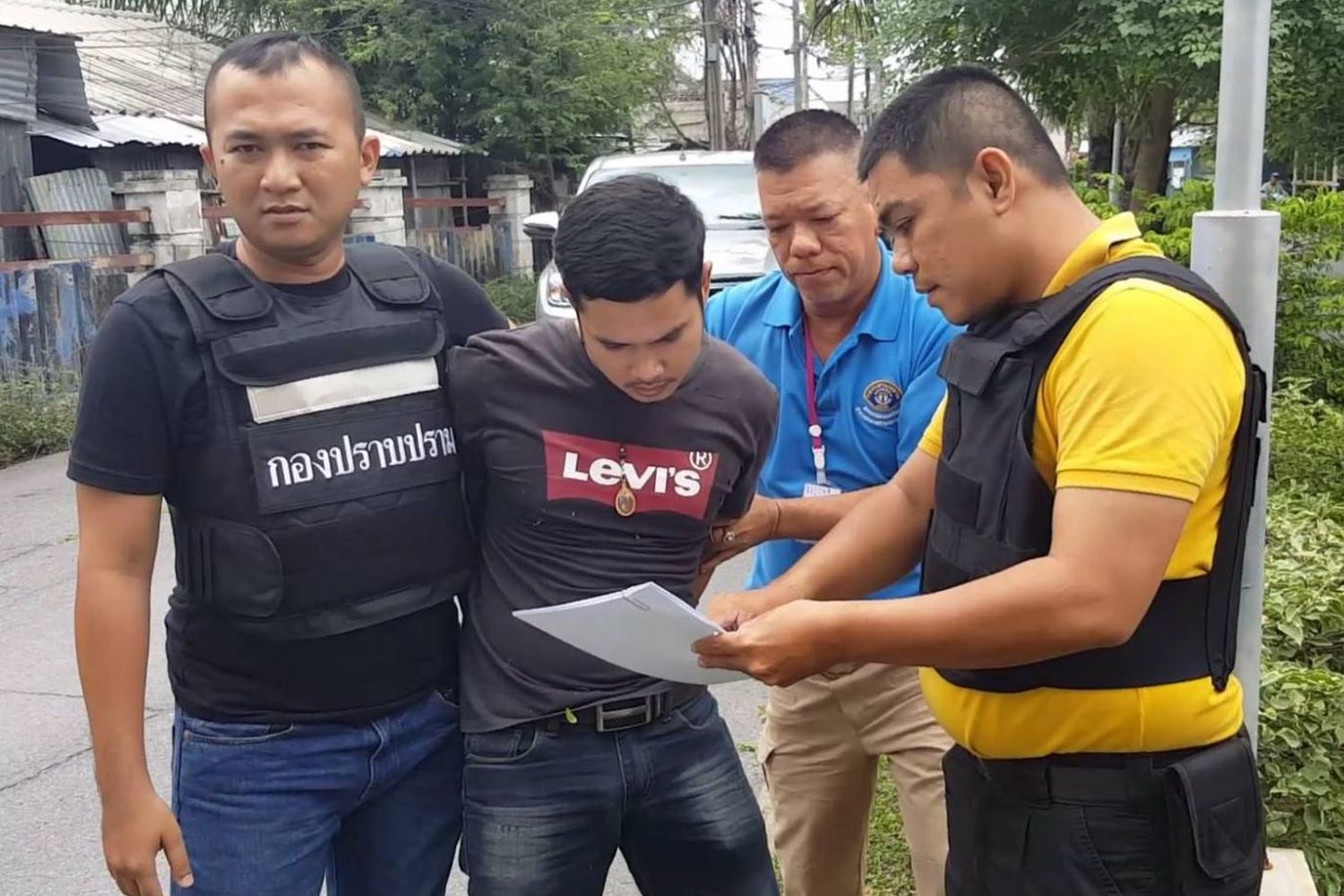 Man killed in Pattani, bomb suspects arrested in Narathiwat