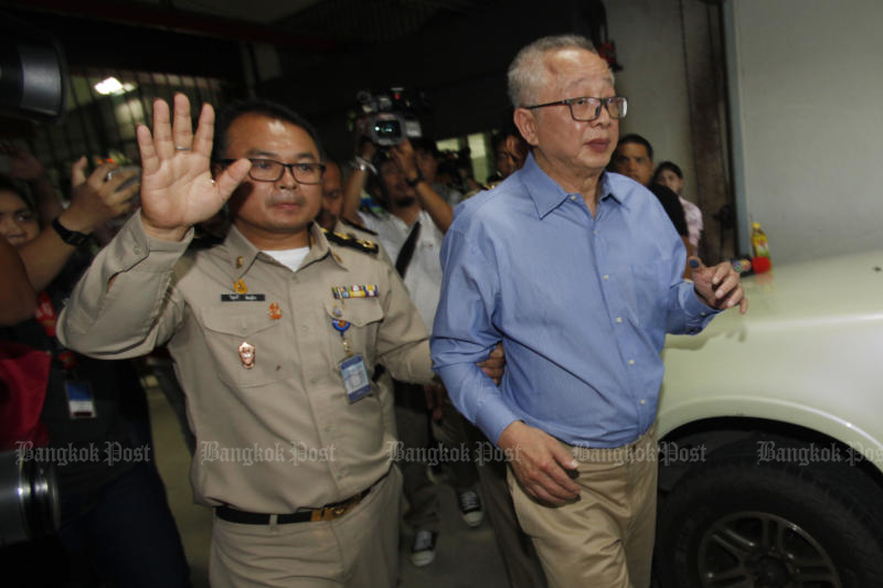 Sondhi Limthongkul is taken to Bangkok Remand Prison on Sept 6, 2016. He was released on Wednesday. (Photo by Pornprom Satrabhaya)