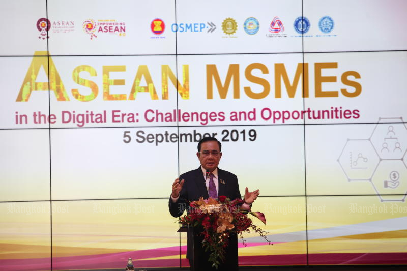 Prayut urges Asean to back micro-sized businesses