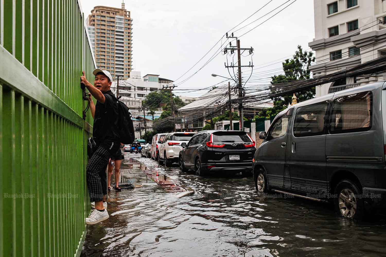 Experts warn of 'endless' flood cycle