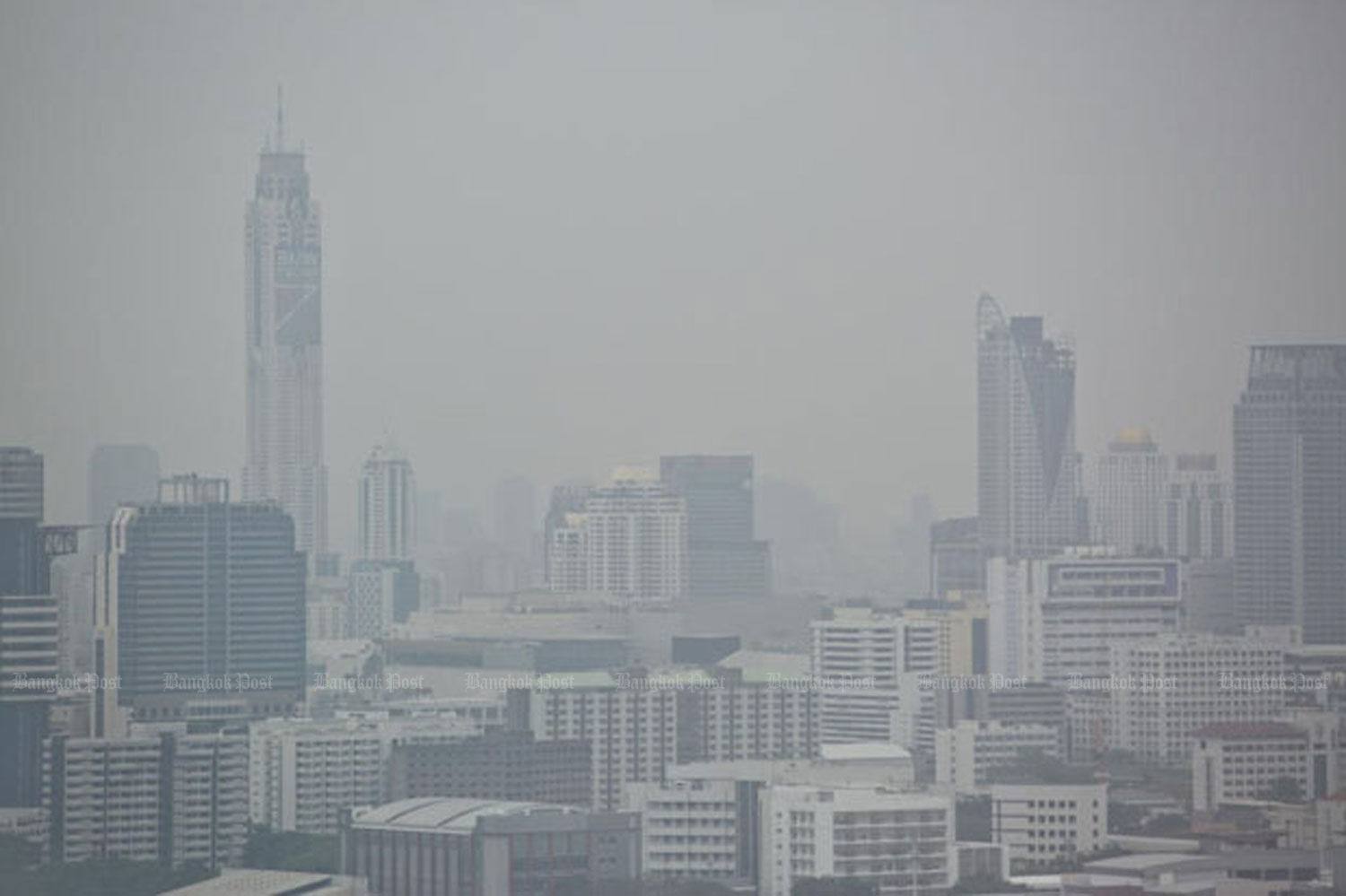 3 districts of capital hit by toxic smog