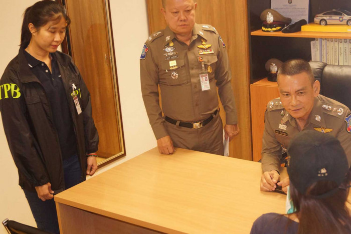 Bangkok Post - Chinese tour guide worked 15 years with illegal Thai ID card