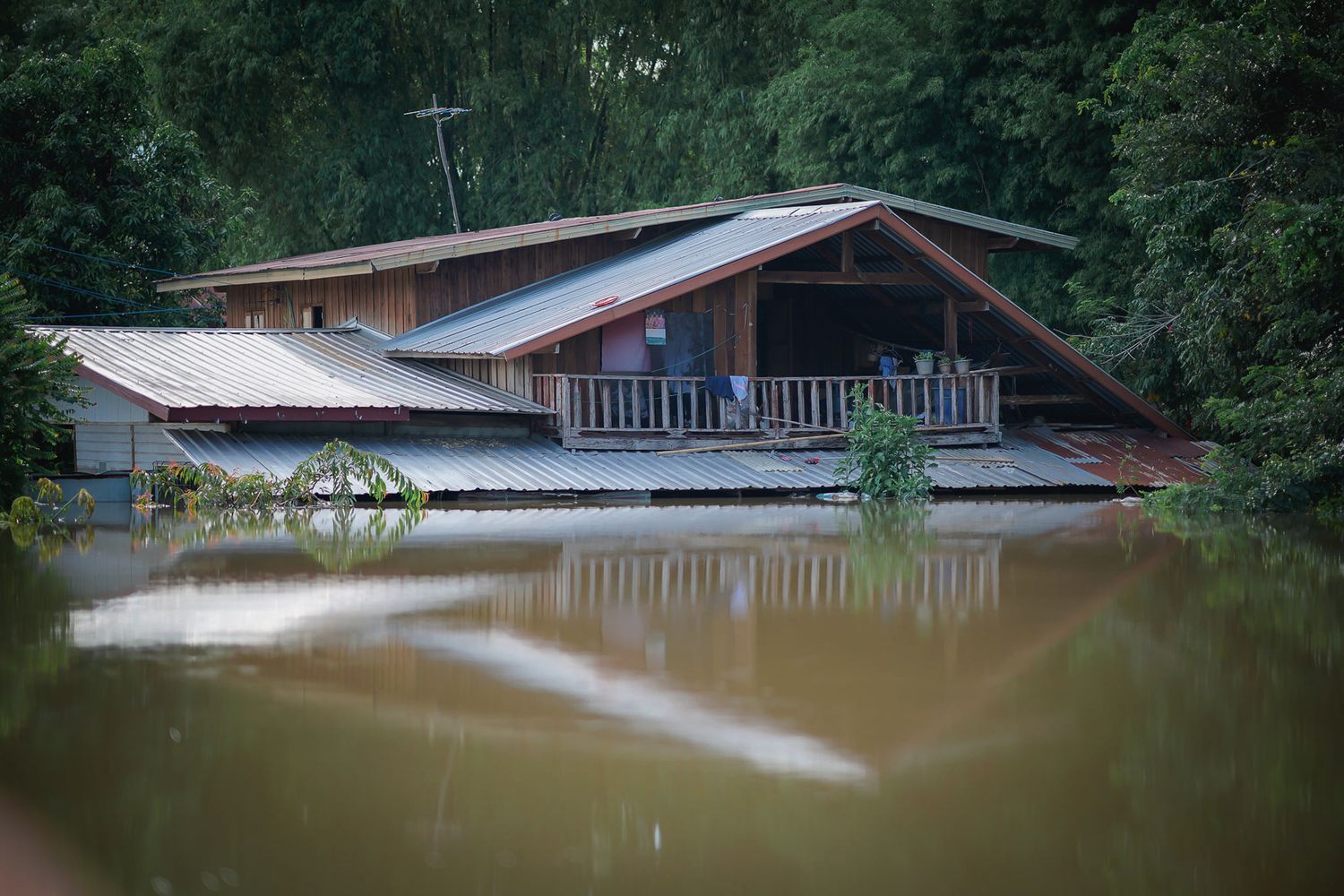 Engineer volunteers travel to help flood effort