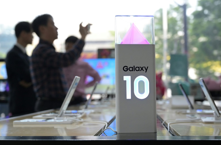 The world's biggest smartphone maker has touted the Galaxy S10's in-display fingerprint sensor as 'revolutionary' The world's biggest smartphone maker has touted the Galaxy S10's in-display fingerprint sensor as 'revolutionary'