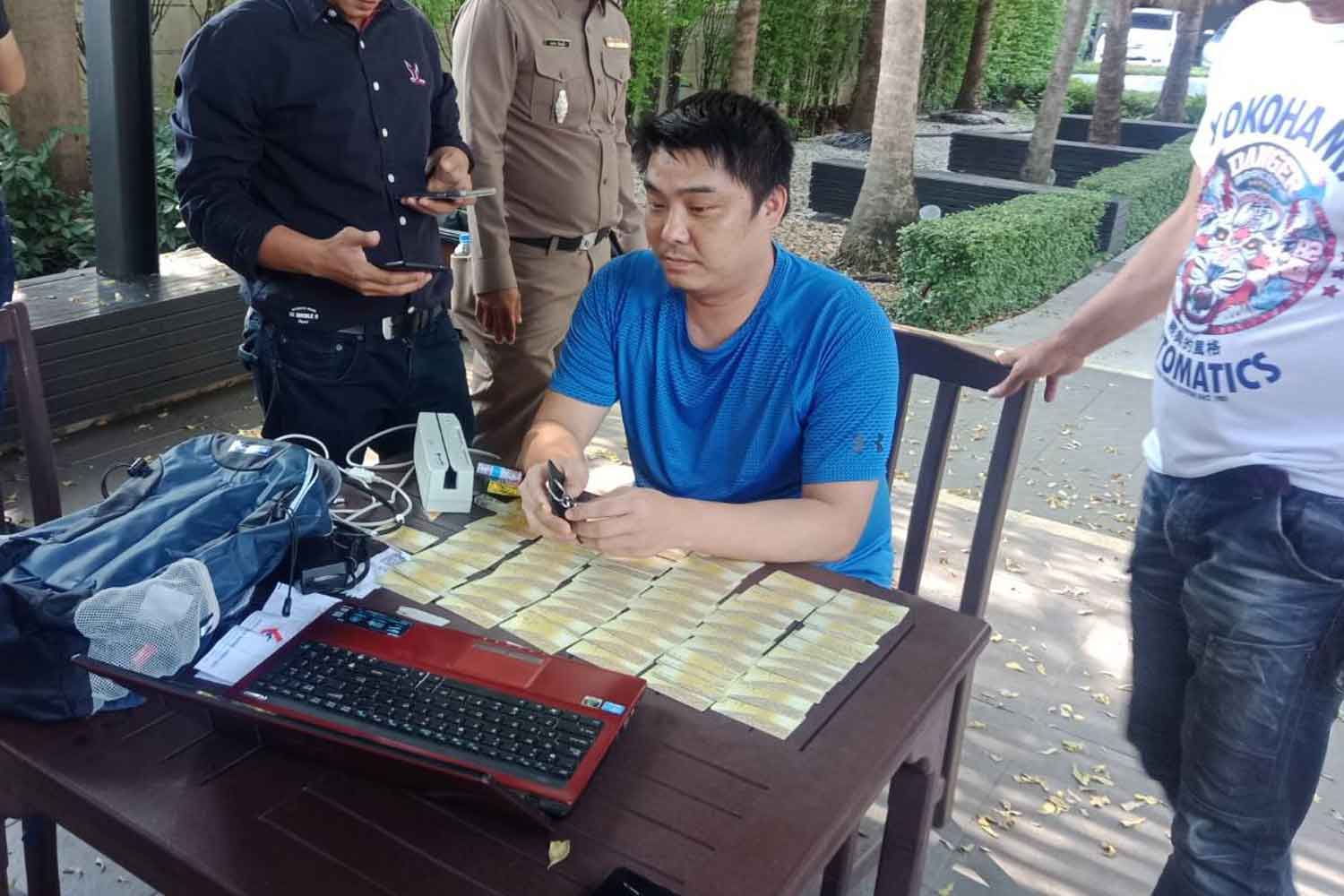 Chinese man arrested with fake credit cards