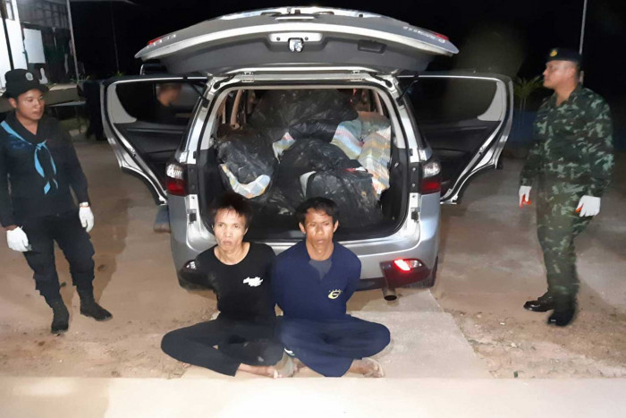 Bangkok Post - Five smugglers caught, 5m speed pills seized