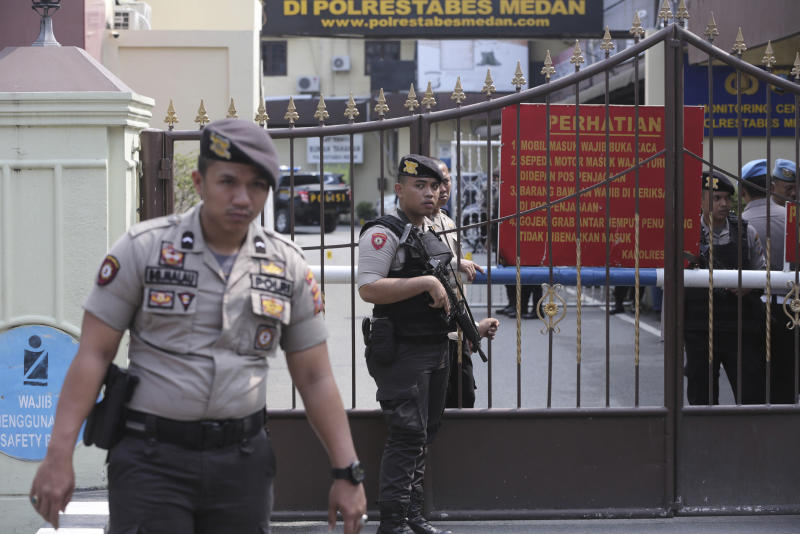 Suicide bomber attacks Indonesian police station, injuring 6