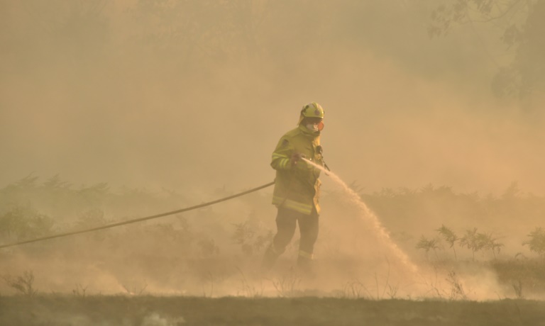 Australia bushfires renew anger over climate change