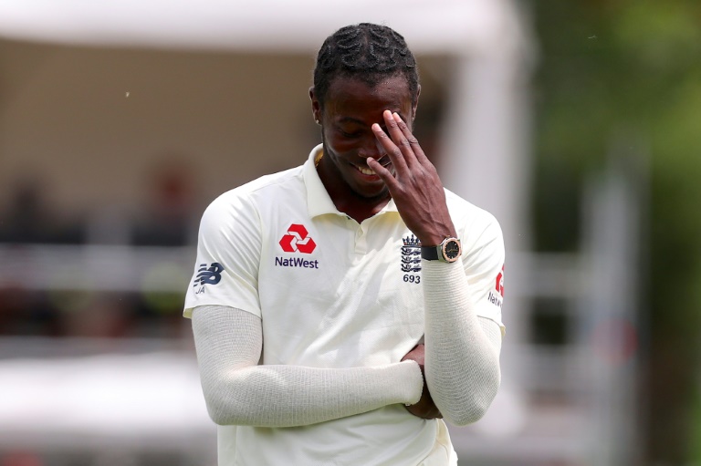 England's Jofra Archer can't believe it after Joe Denly dropped Kane Williamson England's Jofra Archer can't believe it after Joe Denly dropped Kane Williamson