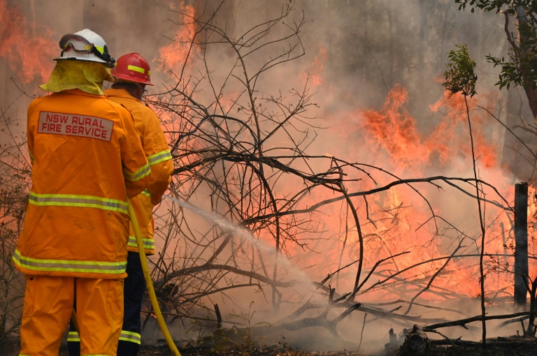 'Mega fire' forms north of Sydney